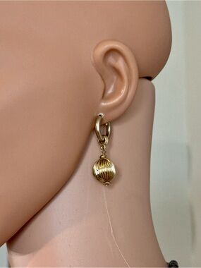 Gold Ribbed Sphere Huggie Hoop Dangle Earrings Antique Tone NWT Earrings
